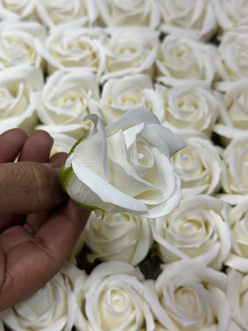 IMPORTED SCENTED ROSES FLOWER 50pcs Gift Box Rose Soap Flowers Head Foam Soap Roses in Box
