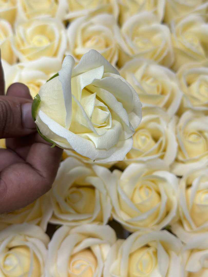 IMPORTED SCENTED ROSES FLOWER 50pcs Gift Box Rose Soap Flowers Head Foam Soap Roses in Box