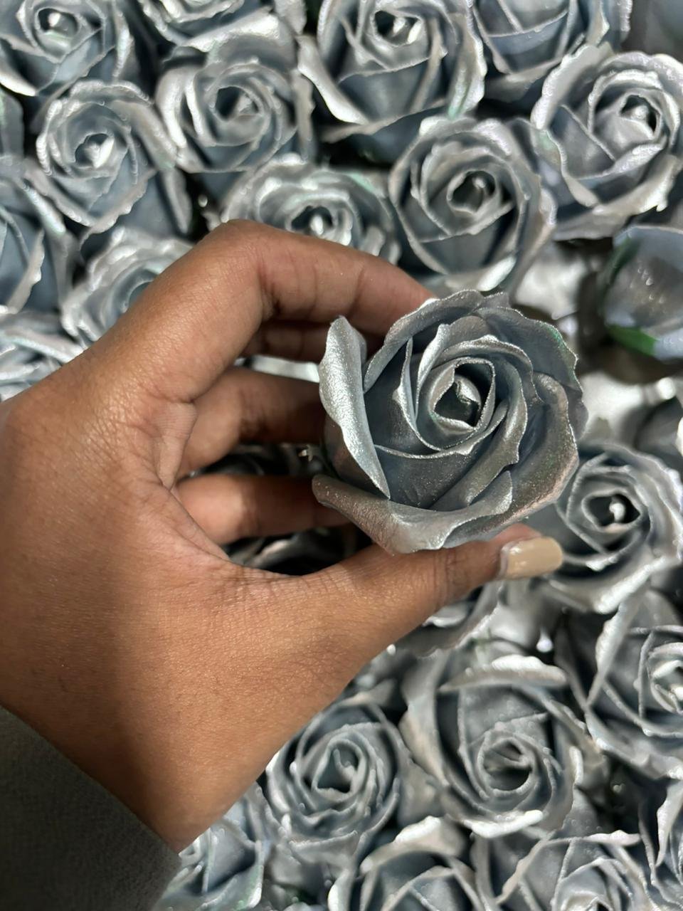 IMPORTED METALLIC SCENTED ROSE SILVER
