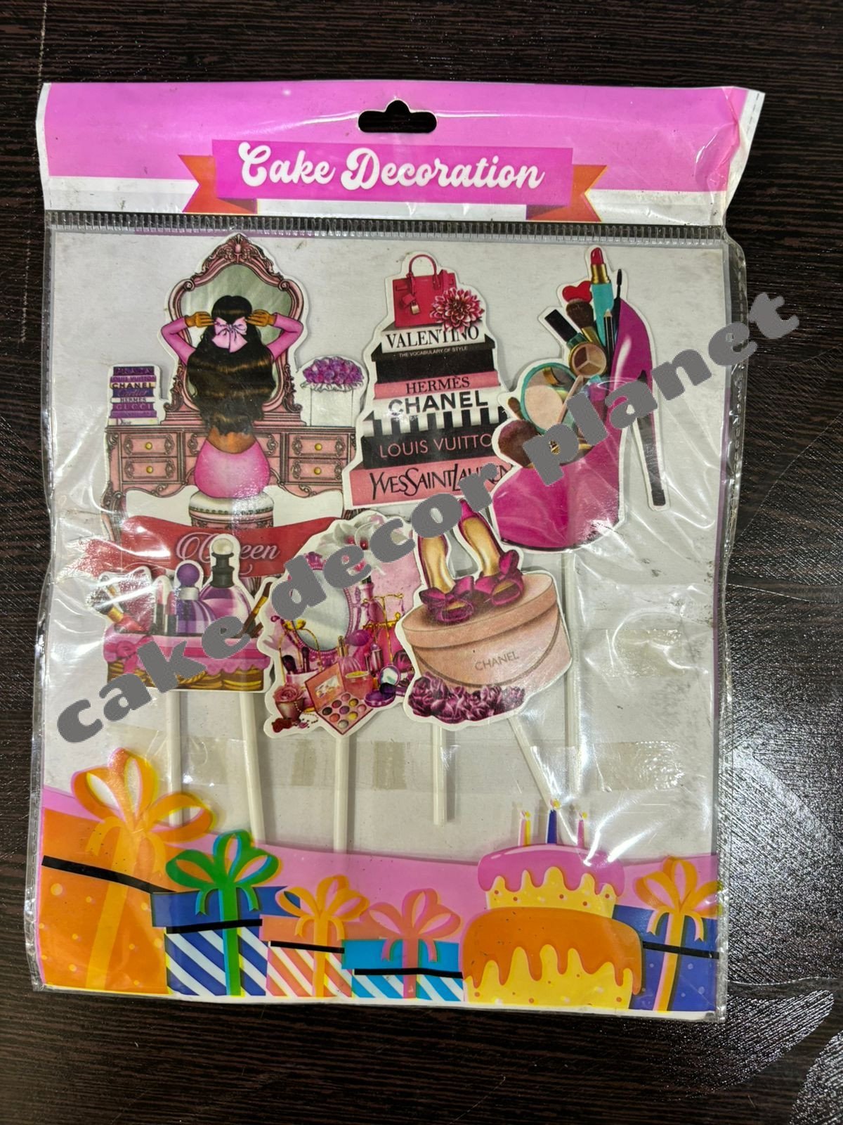 MAKEUP -1 PAPER THEME
